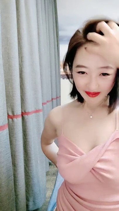 超有味道的黑丝御姐少妇，全程露脸高能发骚，自己吃奶子表情好骚，道具抽插骚穴淫声荡语，高潮不断淫水四溅