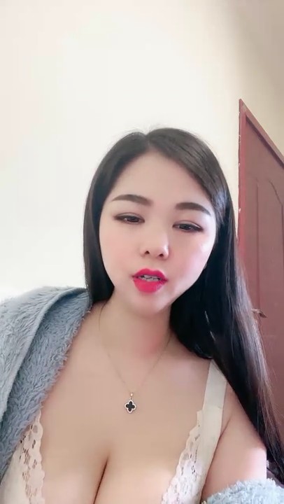 旗袍剧情演绎技师丰满大奶给顾客做胸推露脸口交吊钟奶子乳交打飞机无套后入啪啪