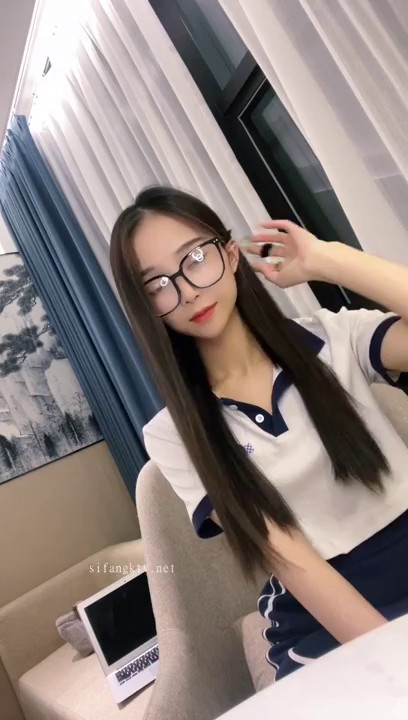 推荐！女神尺度突破自我~【牧夏】首次近距离扒穴特写！爽1