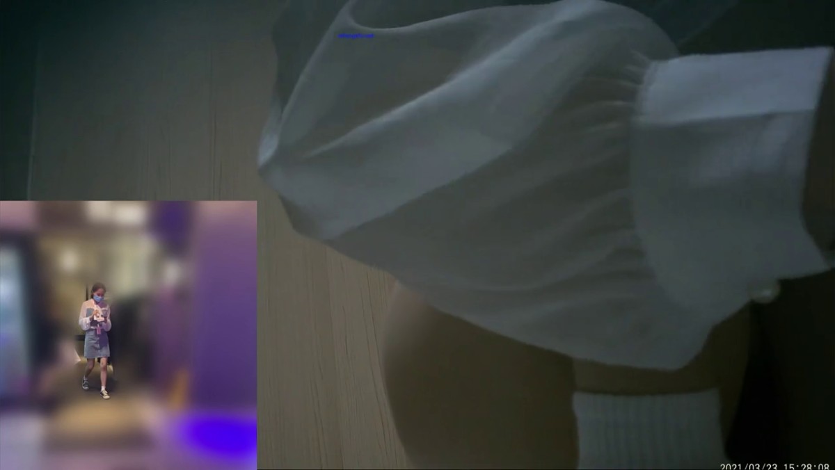 私房最新流出厕拍新品 海带大神高颜值厕拍B系列牛仔裤短裙帆布鞋大号