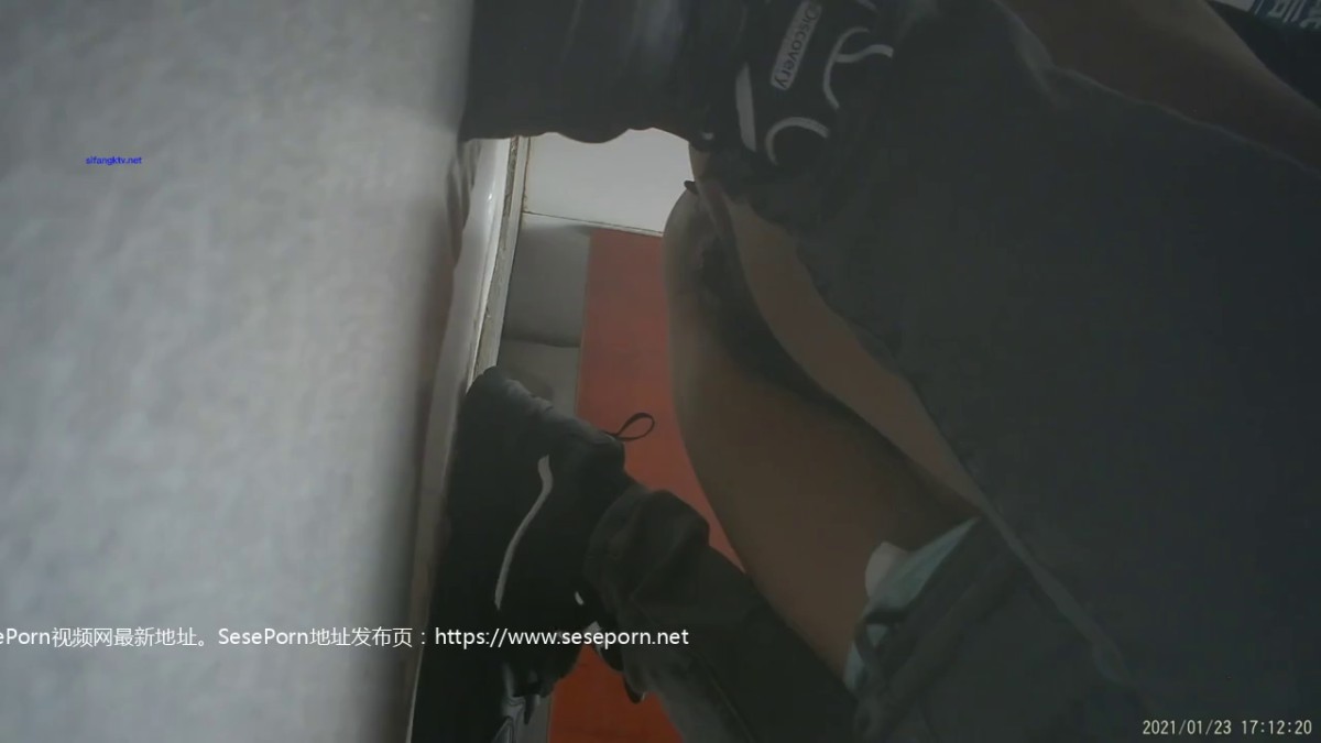 私房最新流出厕拍新品 海带大神高颜值厕拍美女如云脸照同框极品颜值白色靴子短裙美女大号-S05-双镜头没收到脸的黑衣服_