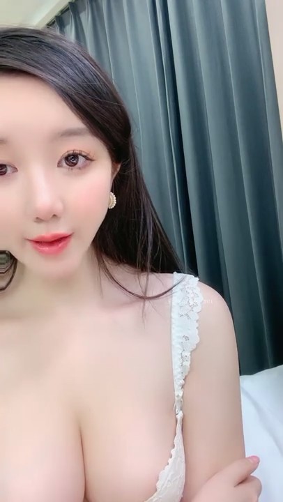 推荐！超级美人来啦~【今晚夜色很美】揉穴自慰！全身粉嫩~2