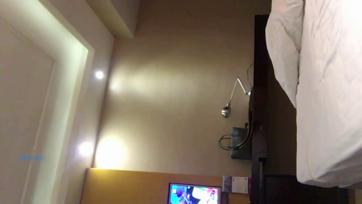 美女如云的餐厅高级坐厕第23季美女的粑粑粘到了屁股上要站着仔细擦