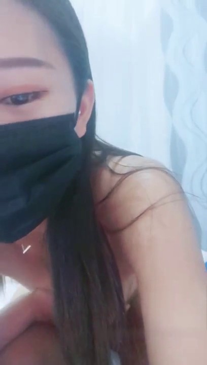 高颜值苗条身材妹子情趣装学生制服诱惑 脱光光床上张开双腿手指抽插自慰 很是诱惑喜欢不要错过