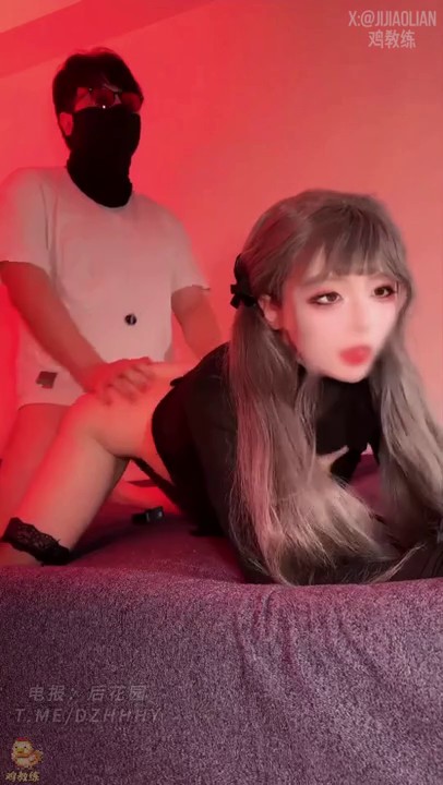 6月新档】老牌P站网黄「鸡教练」反差美腿Coser「琦琦」付费资源，黑色蕾丝丝袜女神被抓着双马尾后入，奶子狂甩翻白眼