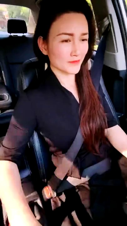 推荐！极品御姐~滴滴女司机~【微微落幕】勾搭乘客~啪啪~ 网约车艳4