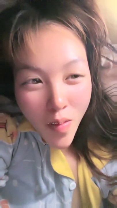 极品人妻！~【果味果冻】男人熟睡后，偷偷播脱光光，相当哇塞，牛逼，也不怕老公醒来揍她，刺激7