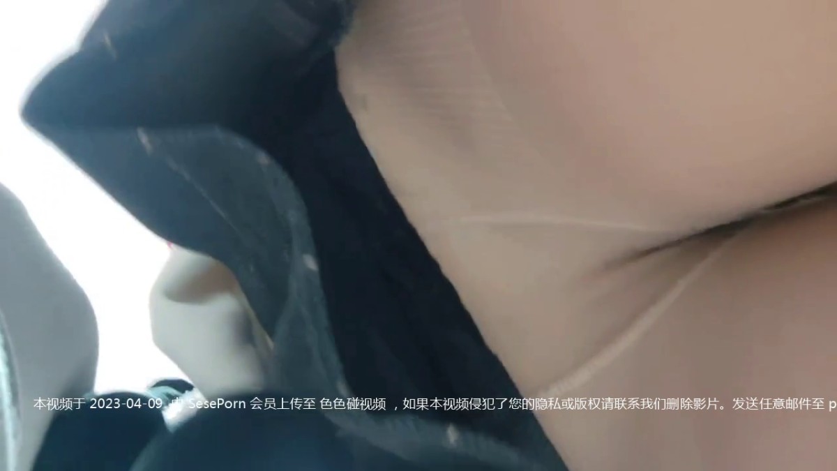 零食店cd超短jk大长腿厚丝袜妹子，丝袜厚了点，但也能看到内内内