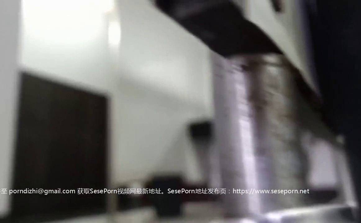 酒店女厕偷拍红色高跟鞋美少妇 茂密黑逼毛的肥鲍鱼