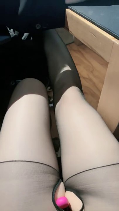 2023.4.13，【黛西老师】，户外勾搭，首次大胆露脸，极品骚少妇，小逼逼一天离不开男人