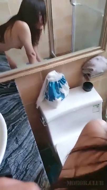 小伙酒店重金约炮有点害羞的少妇 屡次尝试插她的屁眼都最后被疼的拔出来