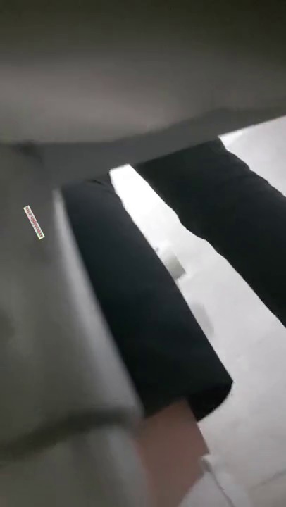 高档写字楼偷窥多位年轻时尚的美女职员 各式各样的小美鲍1