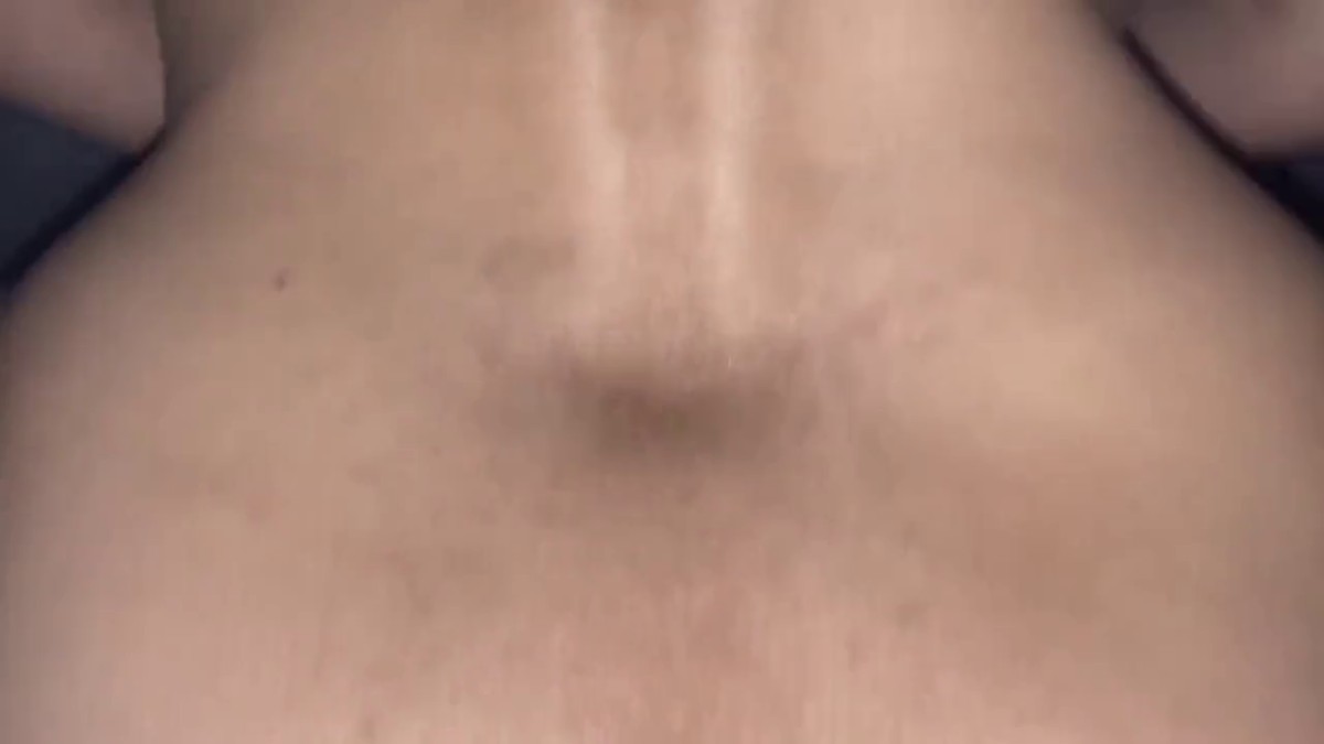 少妇车震 稀毛鲍鱼肥厚 无套内射 就是空间太小 施展不开 1080P