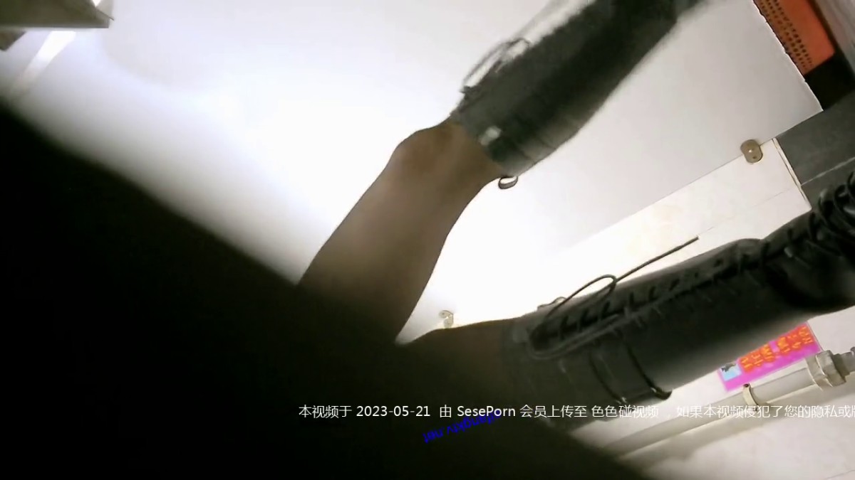 五月最新流出私房大神隔墙有眼原创厕拍 后入开档黑丝白虎淫娃靡穴1