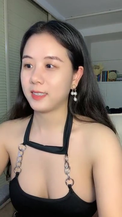 9分颜值大奶美女！应要求双人秀！顶级大肥臀，骑乘位打桩机，爽的娇喘不断，肉感十足操的舒服