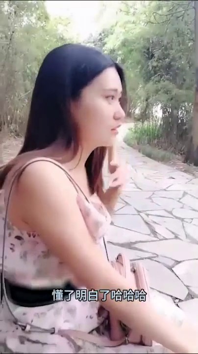 -牛人！西安电影学院门口冒充导演，勾搭找工作女毕业生，社会险恶惨遭白嫖.