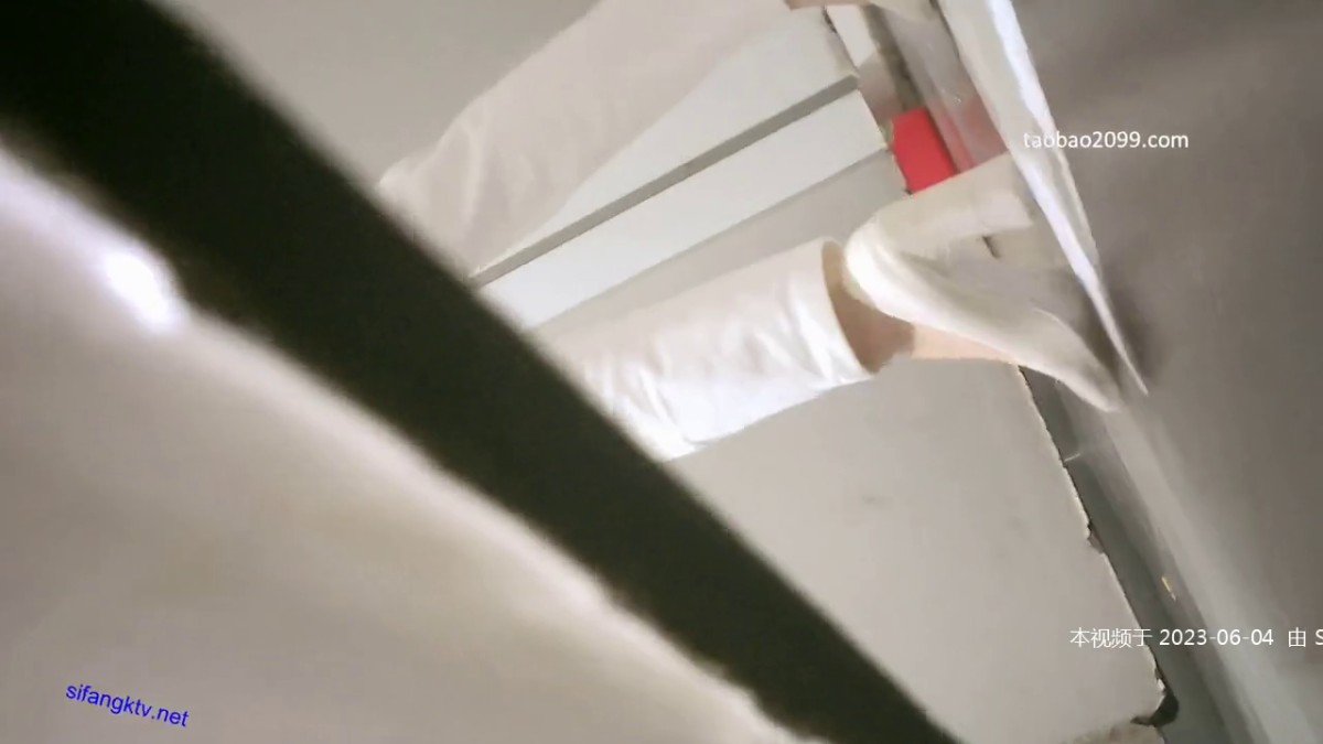 写字楼女厕蹲守制服女主 前拍没拍到绕道身后才发现是白虎逼