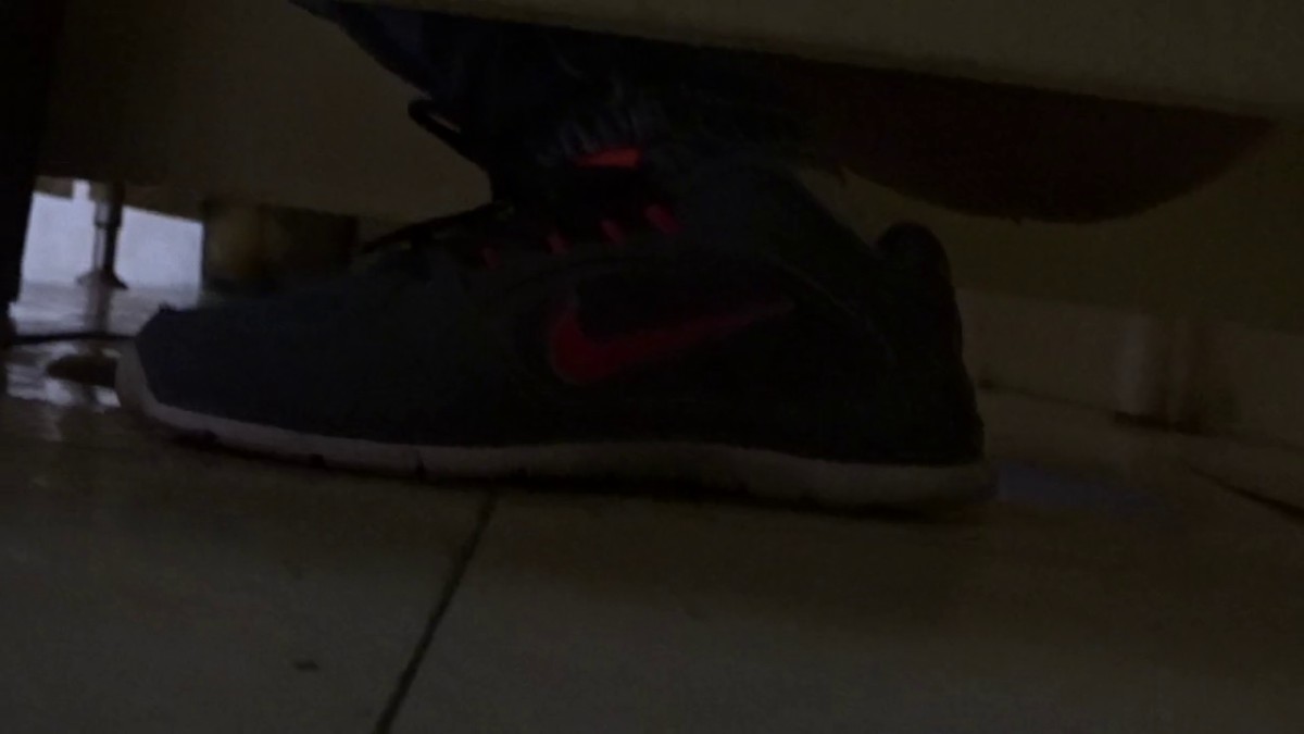 国内某补习班厕拍娇嫩的学生妹嫩逼和有文化的英语老师文艺逼-C0003