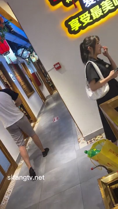 校外培训班女厕偷拍多位高颜值美女老师的各种嫩鲍-31