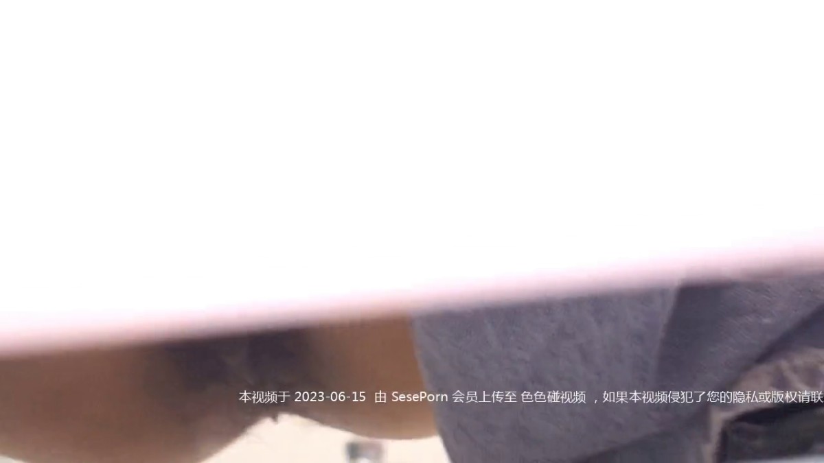 国内粉门系列全景厕拍都是精挑细选的极品小姐姐 人美逼粉自带香味-极品美女大号2