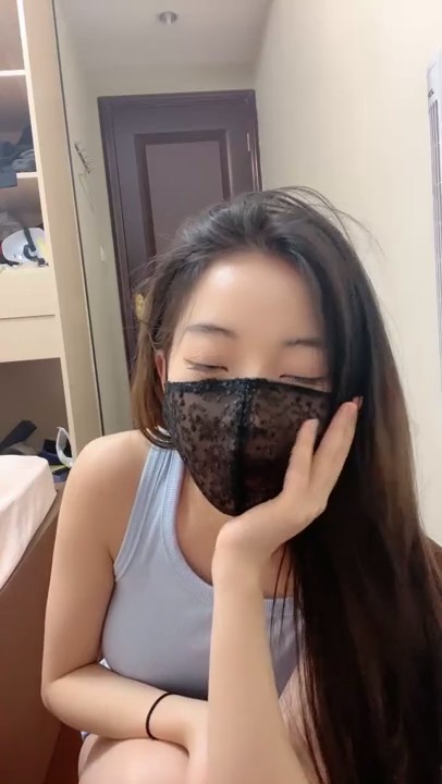 爆乳细腰美腿！性感小姐姐好久没播！面具炮友操逼，蹲着吃屌深喉，脱下内裤求操