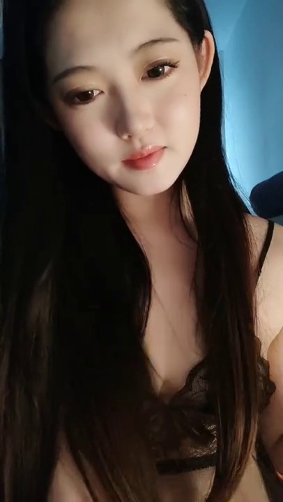 想要爸爸抱！极品尤物颜值女神！性感睡衣居家自慰，肥唇嫩穴扒开特写