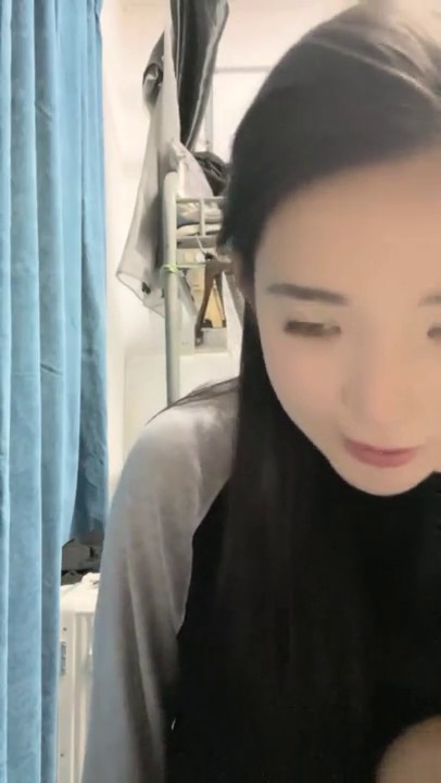 重磅推荐！苏州G奶校花，真实可约，【大二学妹】尺度升级，第一次玩跳蛋，馒头逼，看了让人眼馋不已-大二学妹_20230607-223512-811