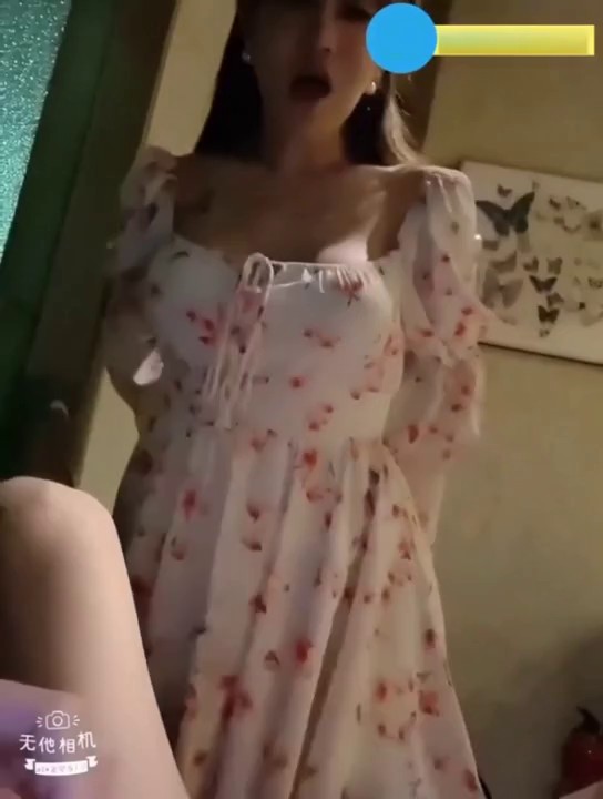 高颜值伪娘吃我的大雞巴！跪地舔腳毒龍口爆顔射！  新帖标志