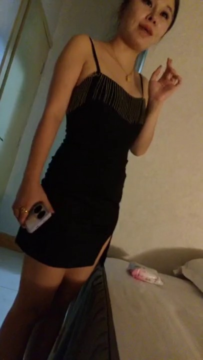 路神足浴店探寻女郎：谈一谈价格，把别人的老婆搞爽了，她老公都没享受到这么好的口活~