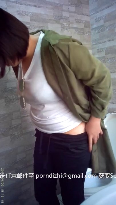 女厕偷拍美少妇 肥美鲍鱼细逼缝