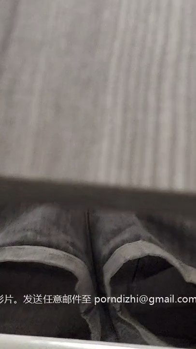 偸拍女厕各种小姐姐方便~逼脸同框~韵味少妇私处很顶