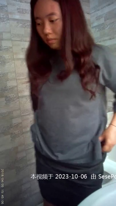 厕拍达人女公厕双机位偸拍后续7 各种高质量气质小姐姐方便~姿态百出赏逼赏脸有美女有极品逼