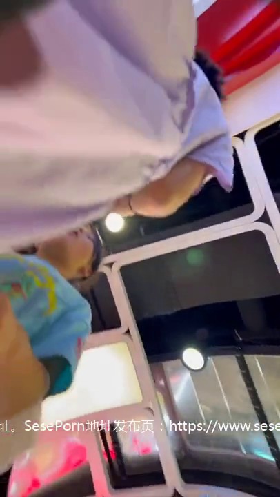 偷窥清纯漂亮美眉