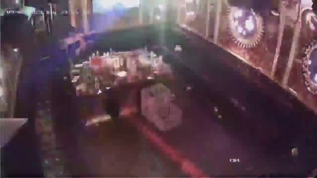 2023新流出黑客破解摄像头偷拍 KTV包厢内小姐和客人直接开操