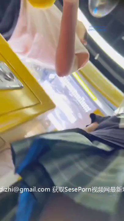 偷窥清纯JK美眉.