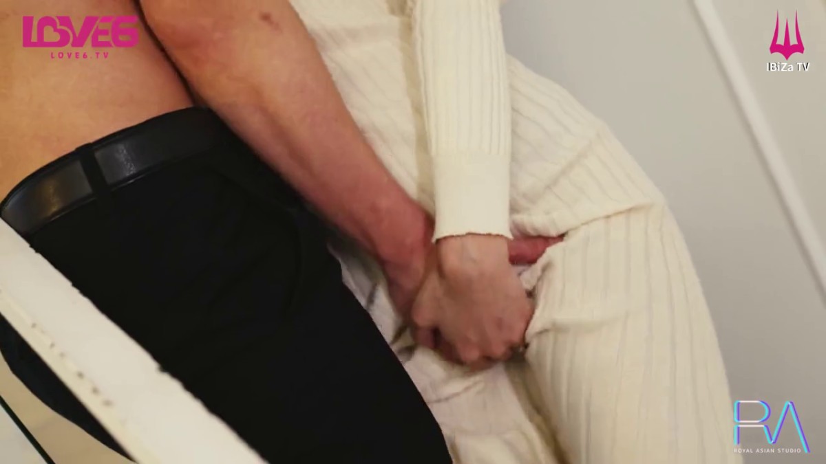 皇家华人 RAS-0365 女友淫母帮泄欲 饥渴寻欢遭拒-李娜娜