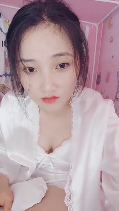 处女！清纯女神~宿舍大秀~【白蔚】超级清纯~蛋都撸炸了