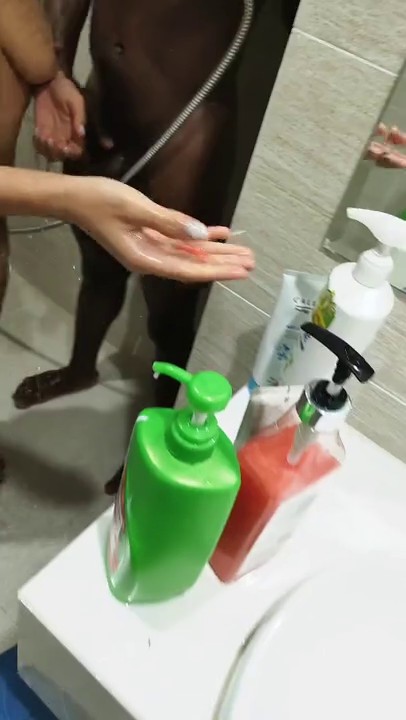 7.17非洲屌毛在深圳 3P极品骚妹子对局十分精彩 菊穴双开叫的又骚 粗黑大鸡巴爆艹玩物