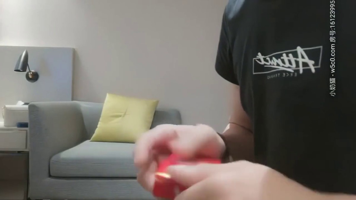 -高颜大奶美女69吃鸡啪啪 好粉嫩 我很少给人舔逼的 能不能无套 今天一定把你操爽 身材苗条高颜美女