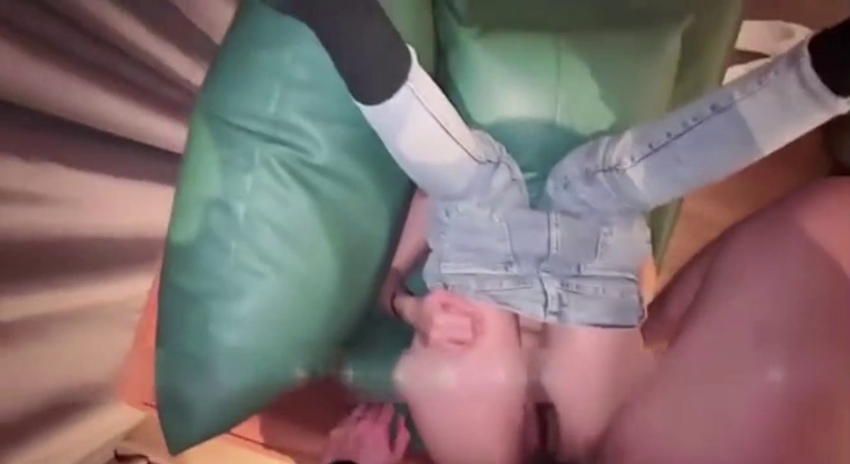 极品反差校花♈“哥哥大力点操我，操死我吧”超可爱乖巧技校蜜桃臀小仙女任人摆弄，清纯靓丽的外表床上这么骚