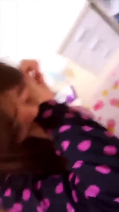 漂亮美女 有点害羞 在家被大肉棒无套输出 内射 呻吟不停