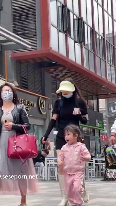 好多极品漂亮白领小姐姐厕所尿尿视频 妹子高质量，白嫩翘臀淅沥淅沥真销魂 好听