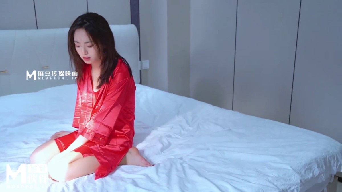 长治传媒 CZ-0008《无助的人妻》老公欠债不还美女老婆被债主胁迫强奸