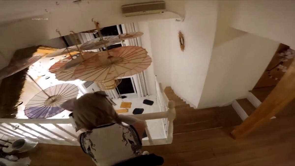 后入短马尾萝莉 小萝莉操喷水了，粉粉嫩嫩小粉嫩鲍鱼 青春的肉体肆意蹂躏，性感旗袍超级反差