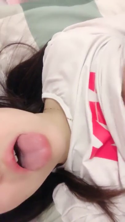 可爱眼镜学生妹，校花反差婊，极品，粉嫩多汁，水汪汪的