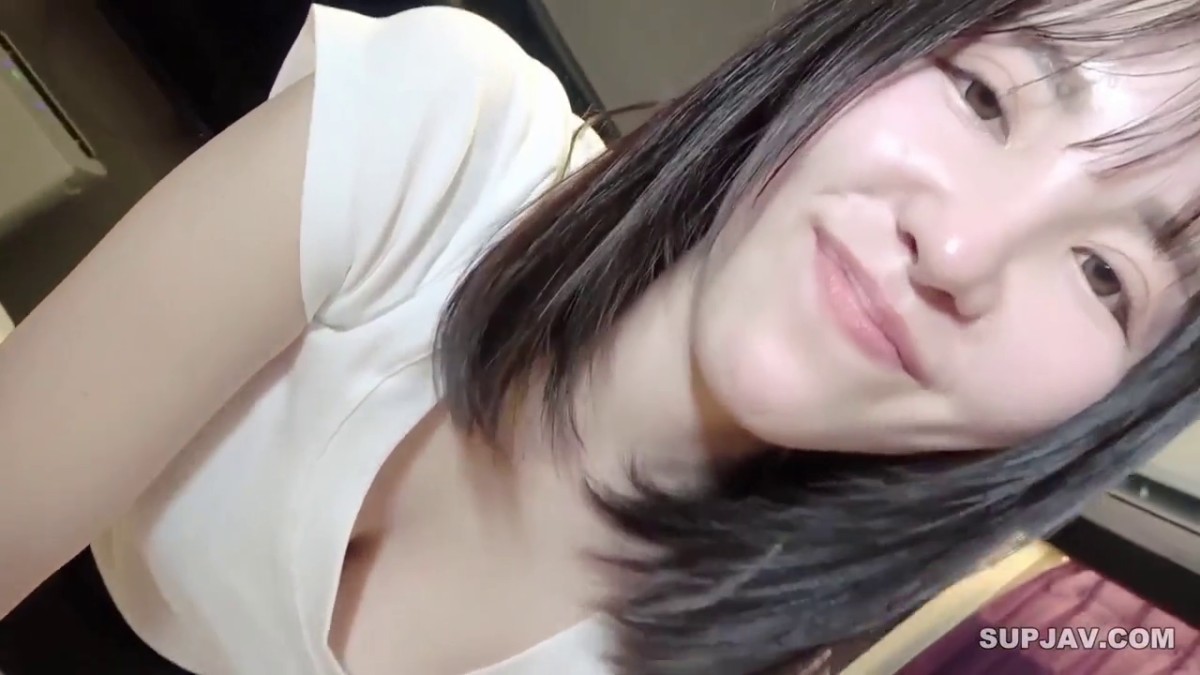 漂亮巨乳美眉吃鸡啪啪 皮肤白皙 身材不错前凸后翘 白虎鲍鱼超粉嫩 被操的奶子哗哗 内射