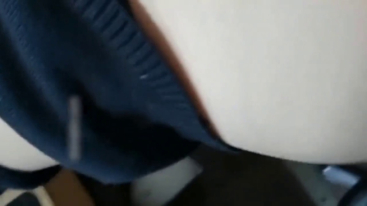 【某某门事件】第159弹  健身房鲜族老板潜规则美女员工视频流出 素颜素人完美露脸，休息室一直干到收银台