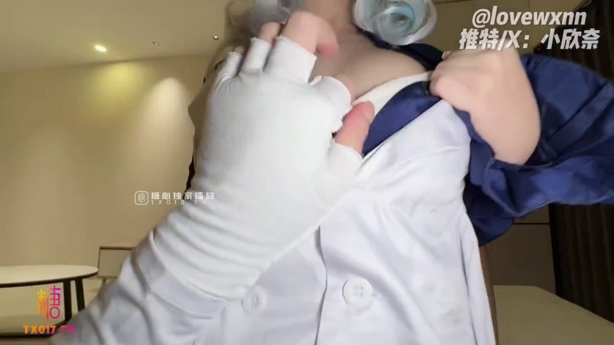 邪恶二人组下药迷翻洛丽塔妹子 换上情趣丝网两个人轮流操