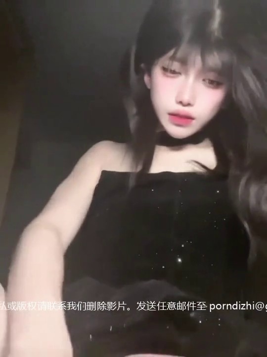 高颜值黑丝伪娘 喜不喜欢骚妈妈的大阴蒂拍打贱狗的脸 妈妈的大阴蒂要射精啦 张嘴接着要全部吃掉哦