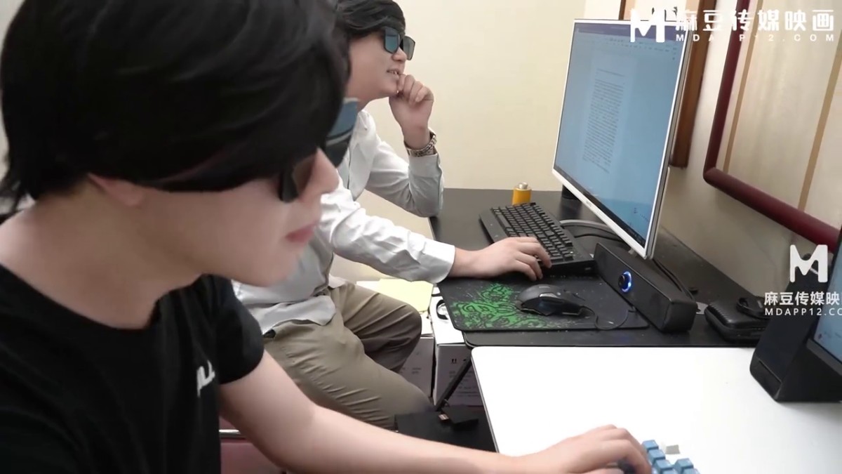 猫爪影像 MSD-189 绿帽奴献妻同事 性瘾老婆潮喷泄欲.